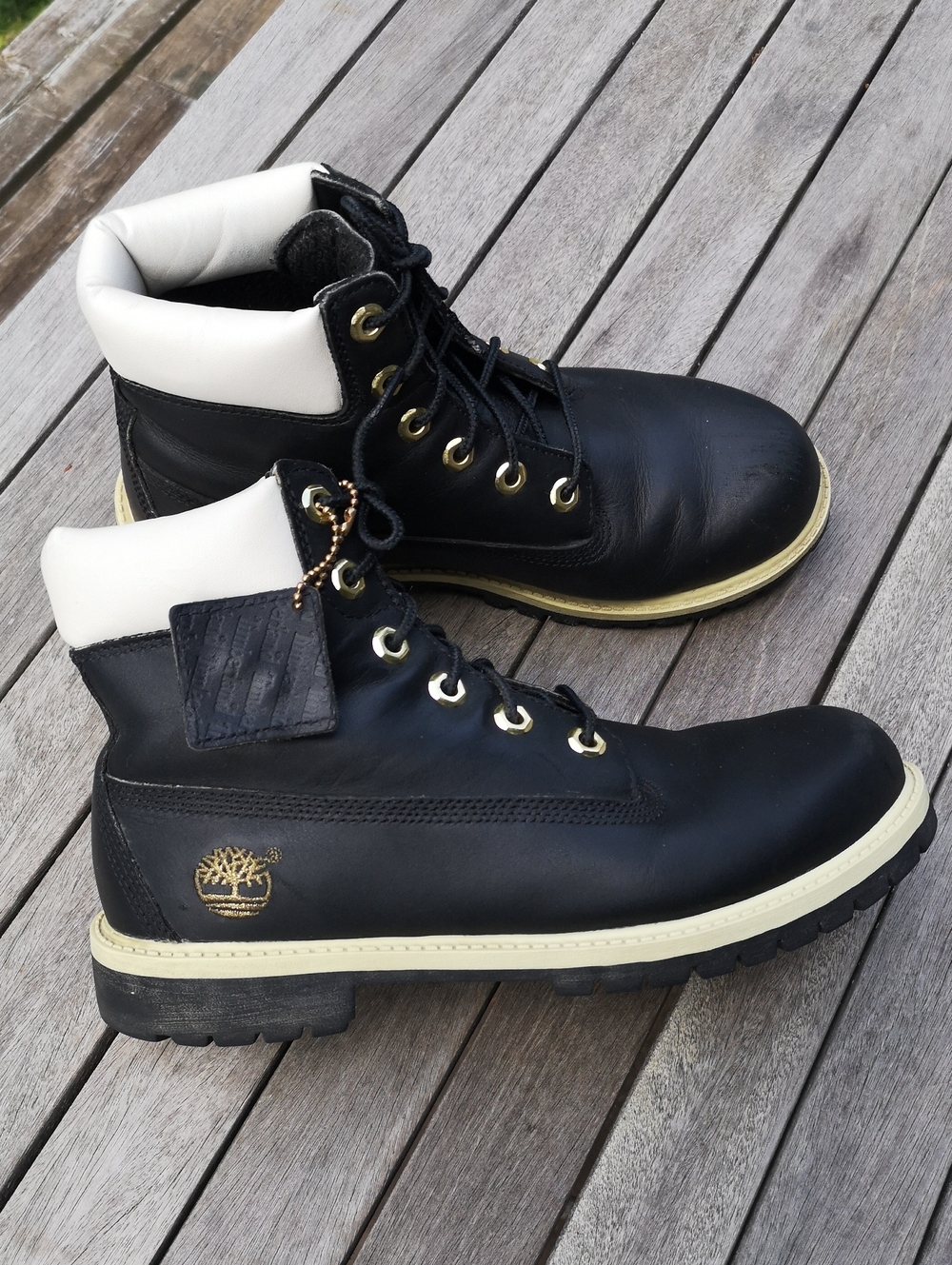 Timberland black leather laced ankle boots - Picture 2 of 12